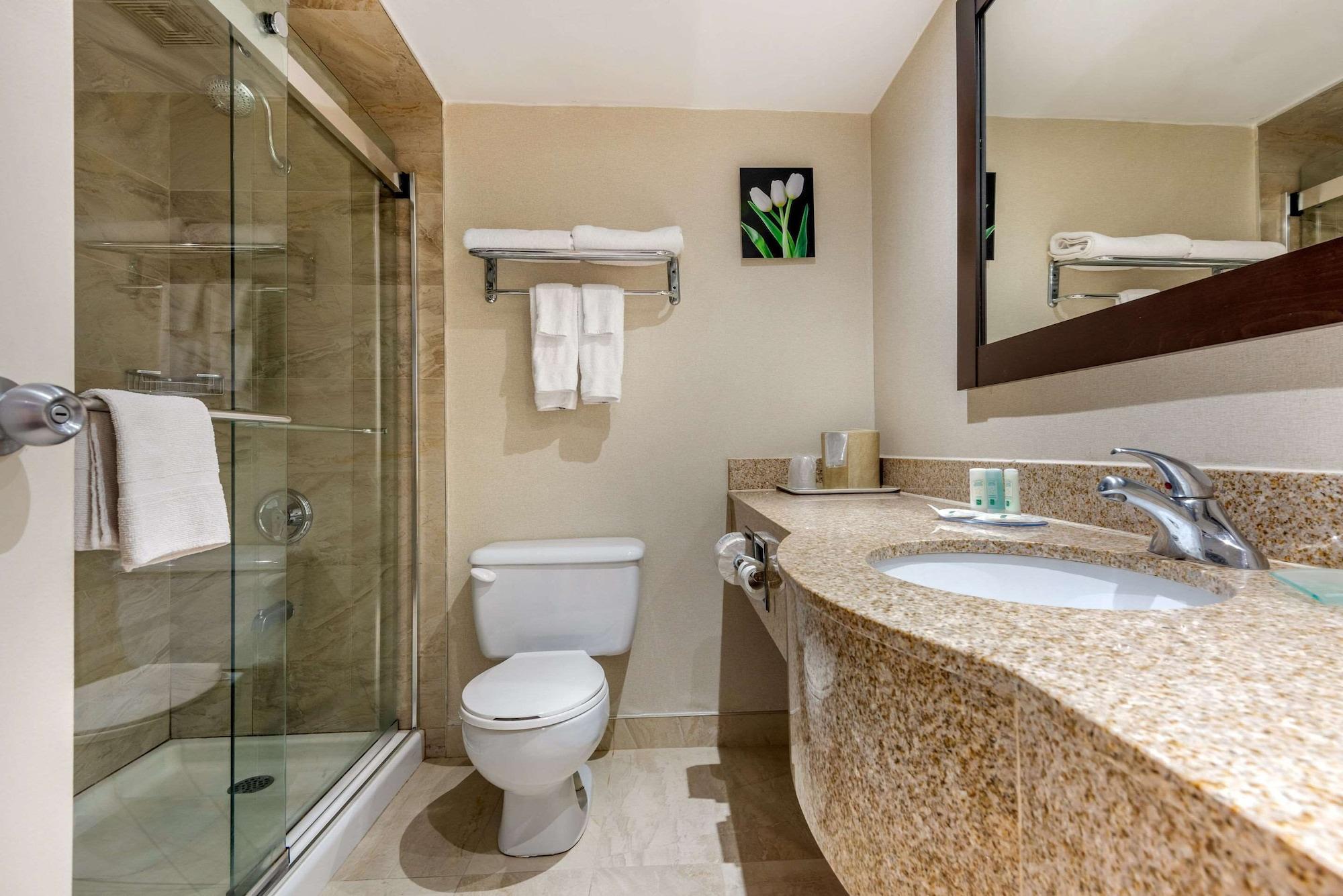 Quality Inn & Suites Brampton Esterno foto
