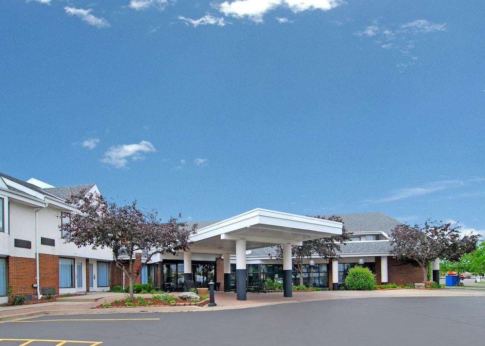 Quality Inn & Suites Brampton Esterno foto