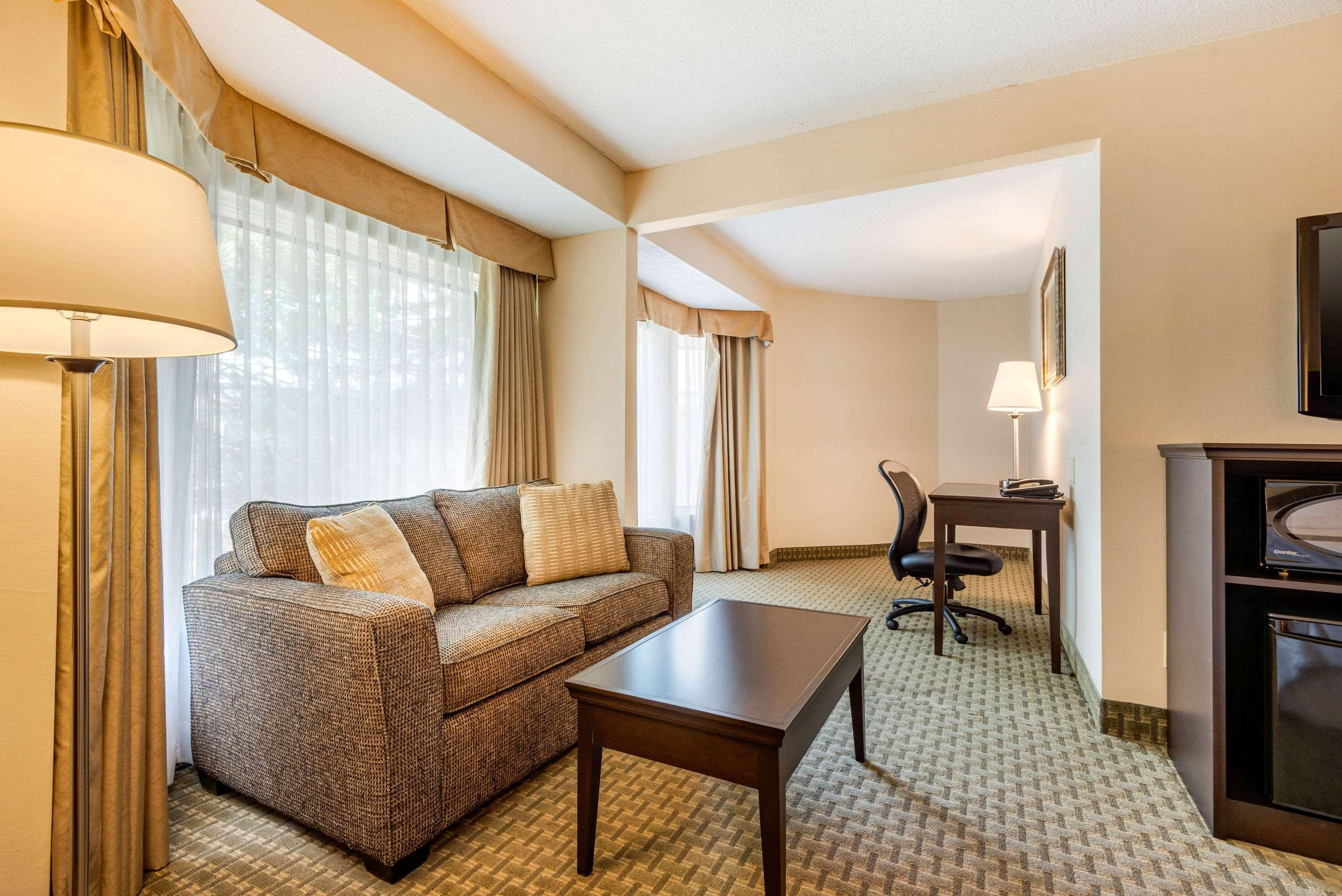 Quality Inn & Suites Brampton Esterno foto