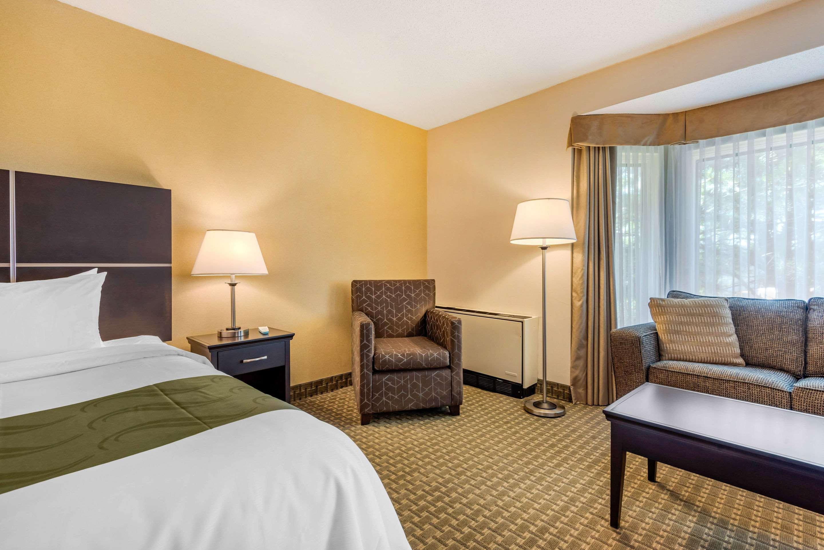 Quality Inn & Suites Brampton Esterno foto