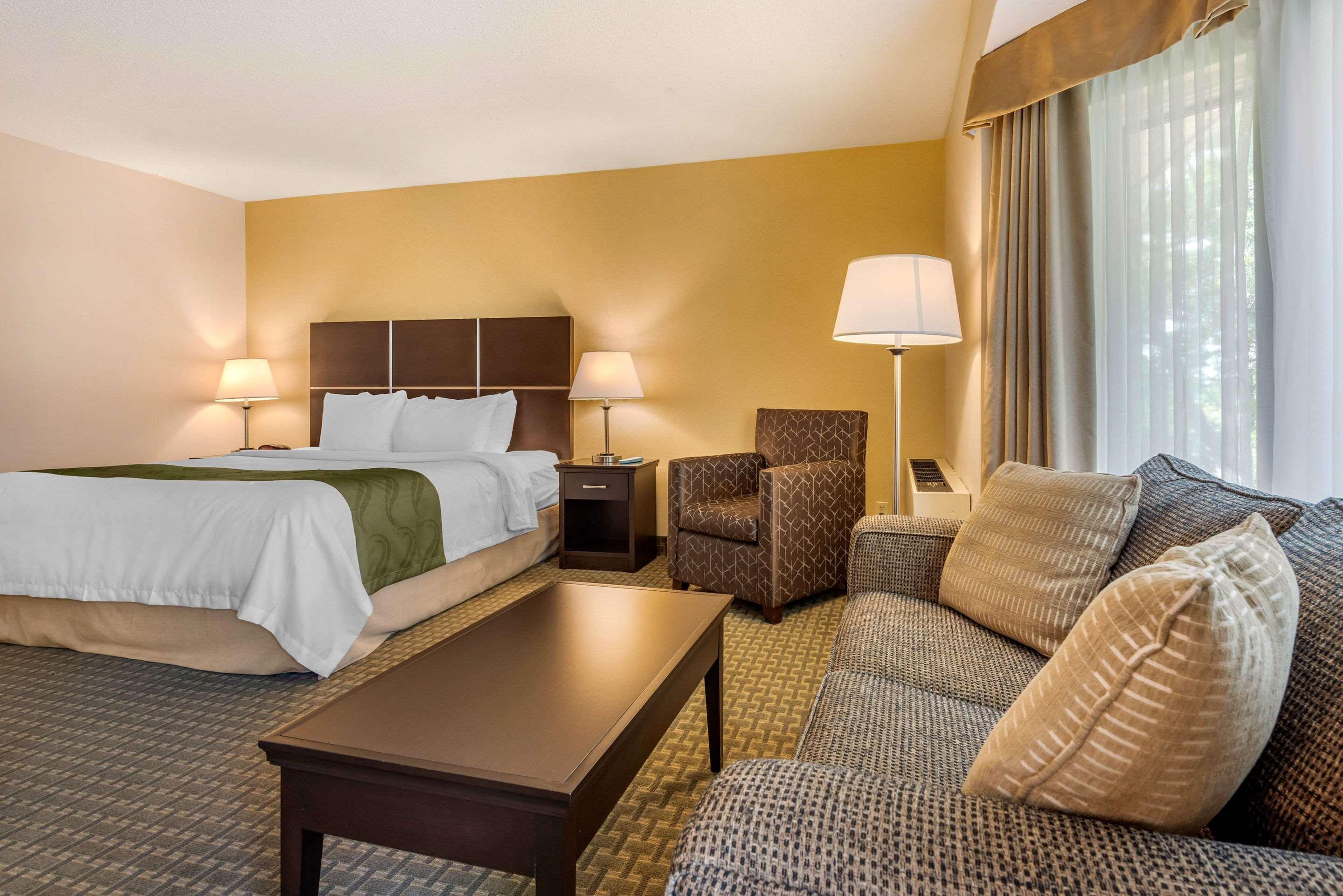 Quality Inn & Suites Brampton Esterno foto
