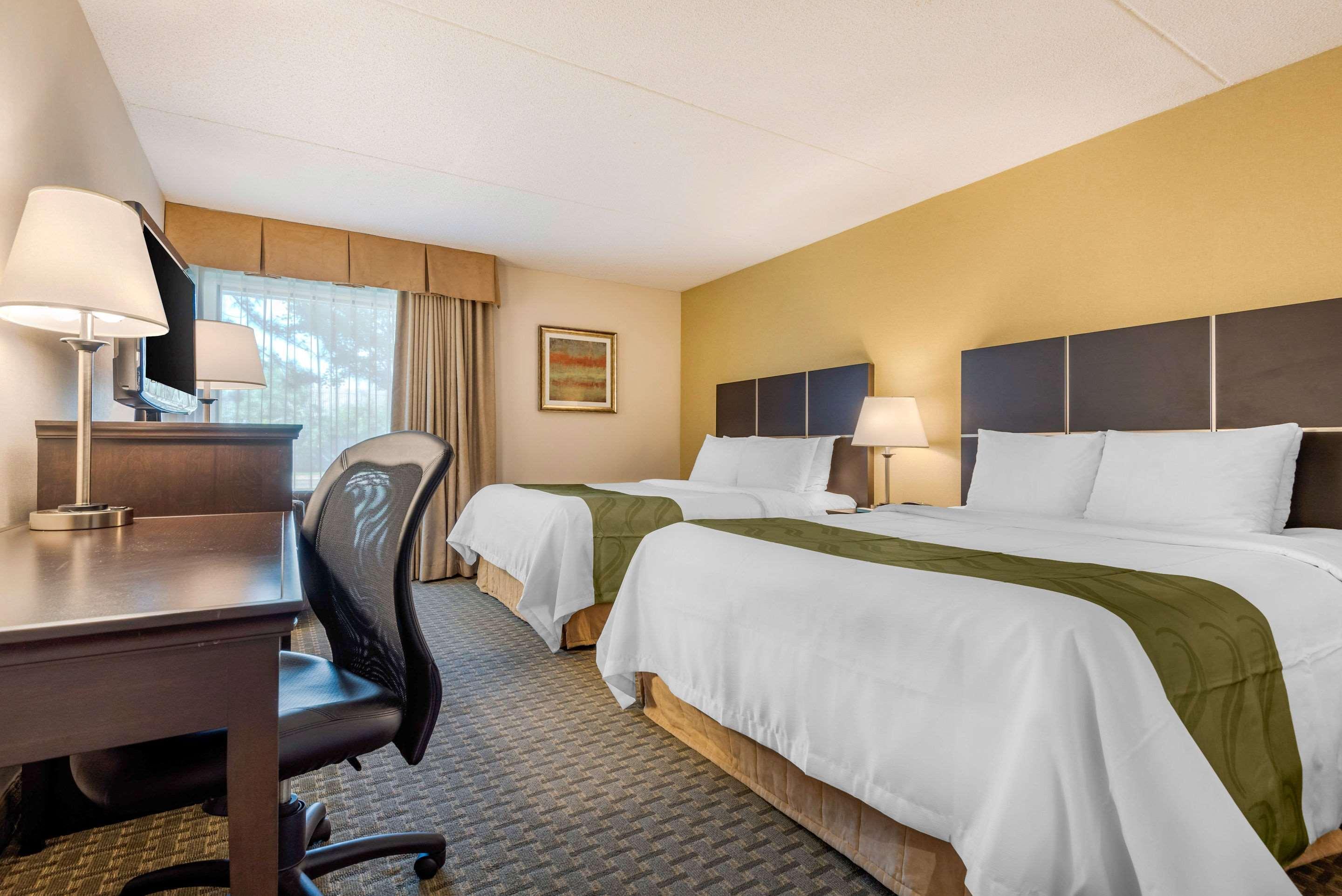 Quality Inn & Suites Brampton Esterno foto