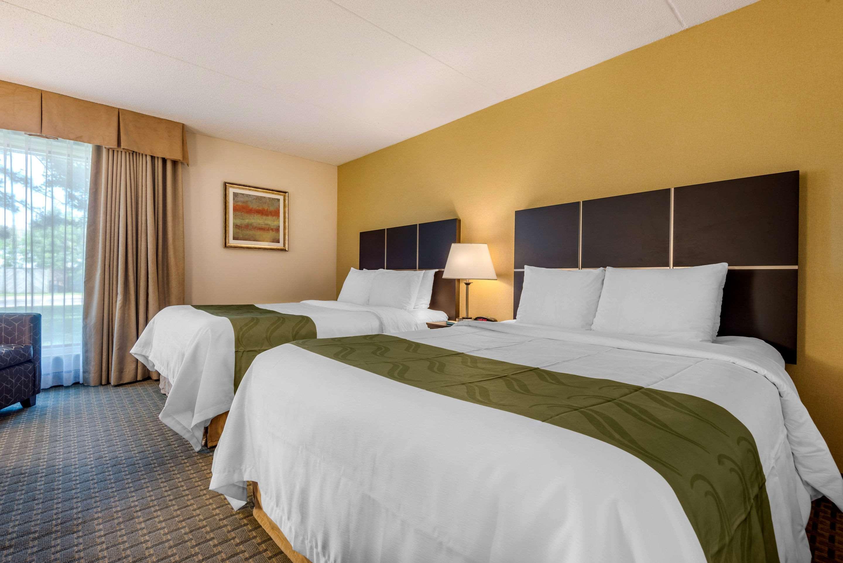 Quality Inn & Suites Brampton Esterno foto