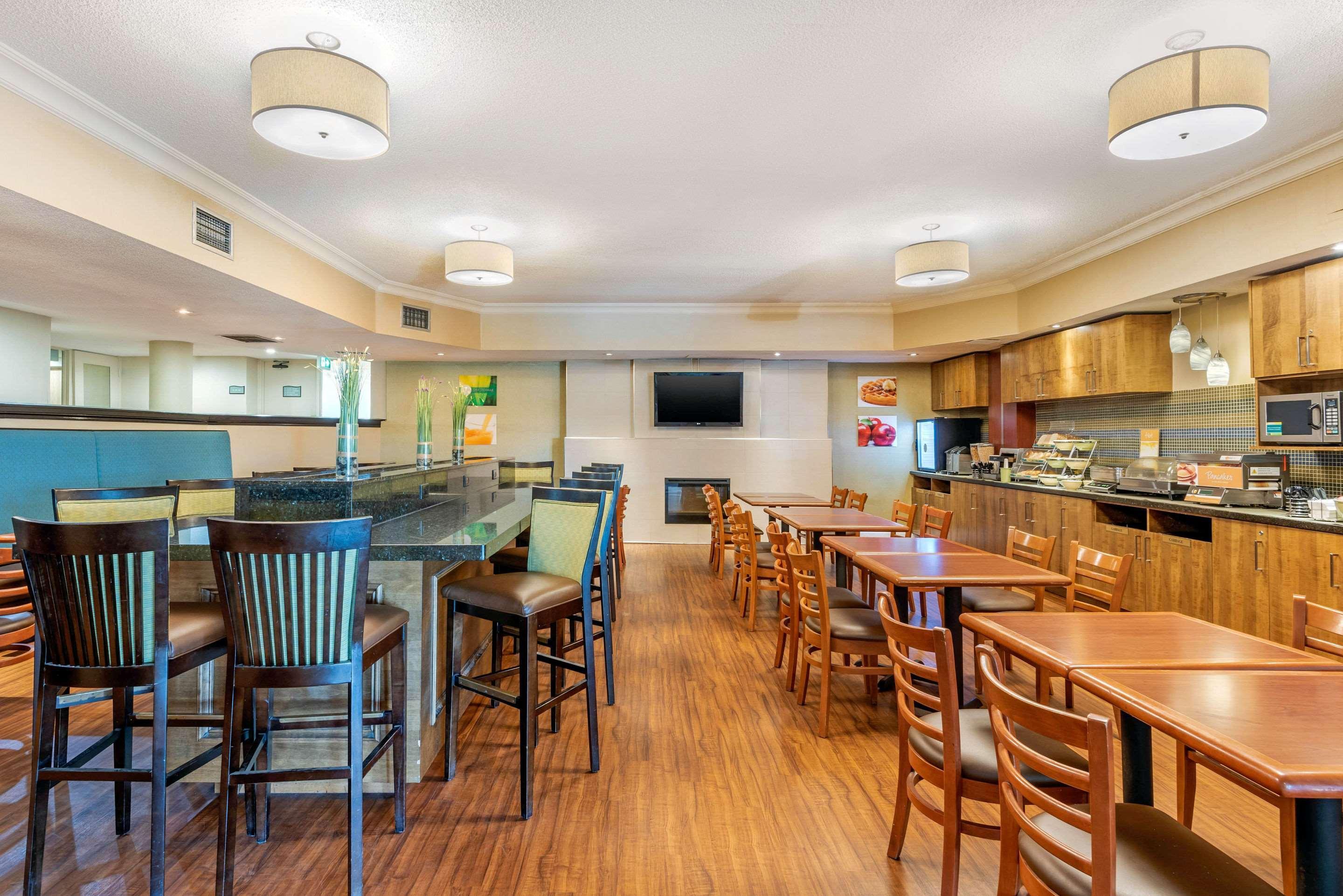 Quality Inn & Suites Brampton Esterno foto