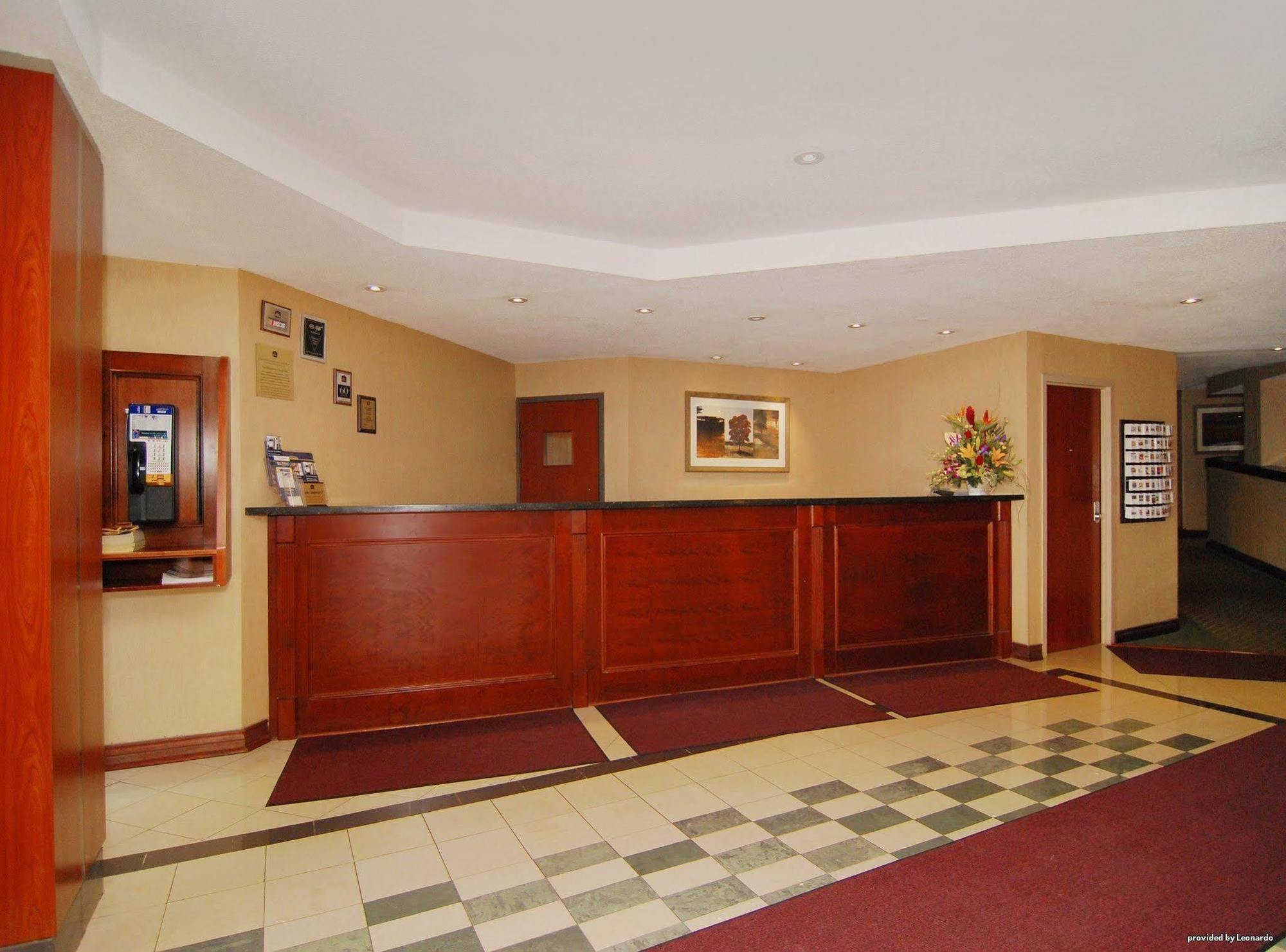 Quality Inn & Suites Brampton Esterno foto