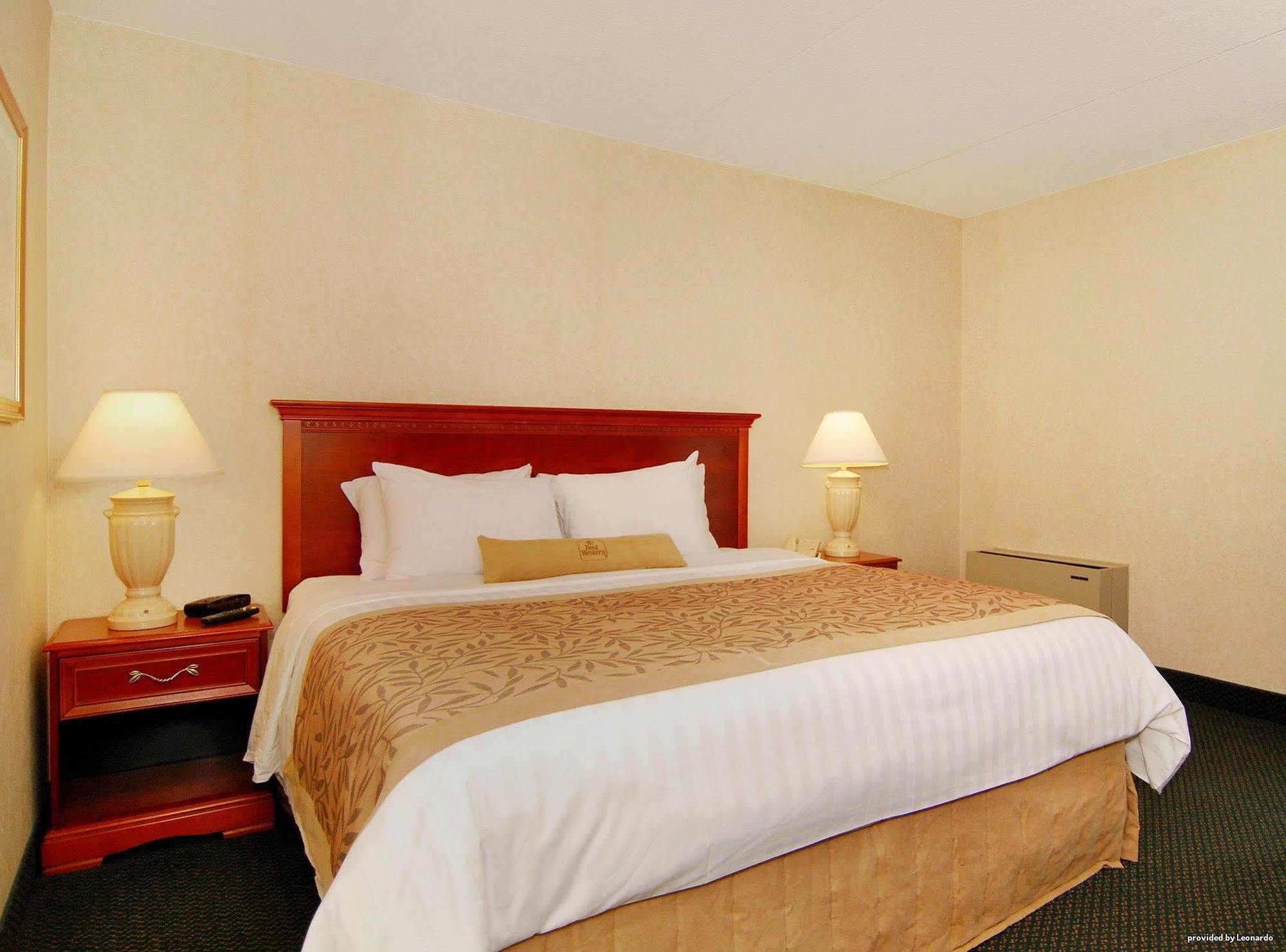 Quality Inn & Suites Brampton Esterno foto