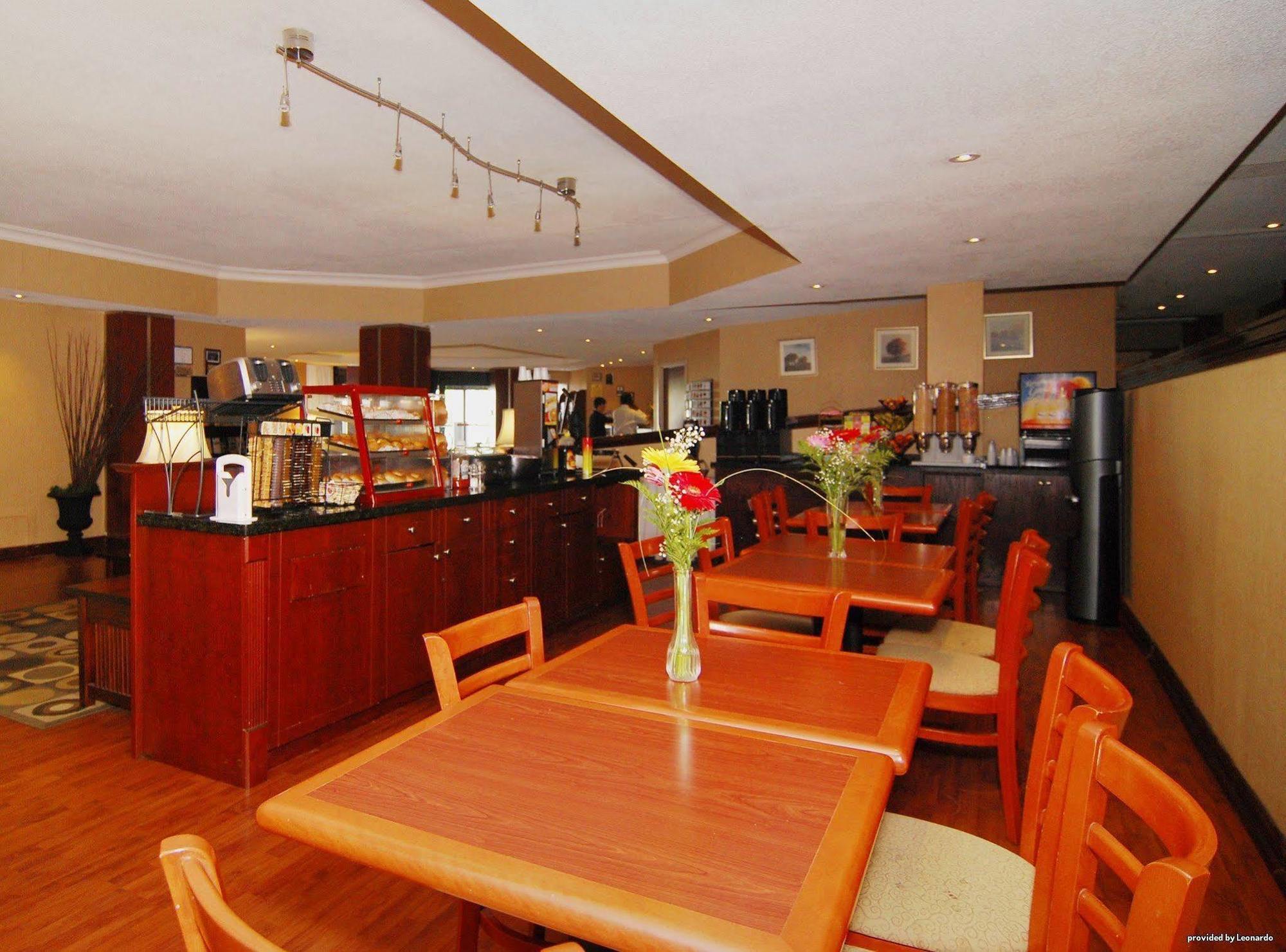 Quality Inn & Suites Brampton Esterno foto