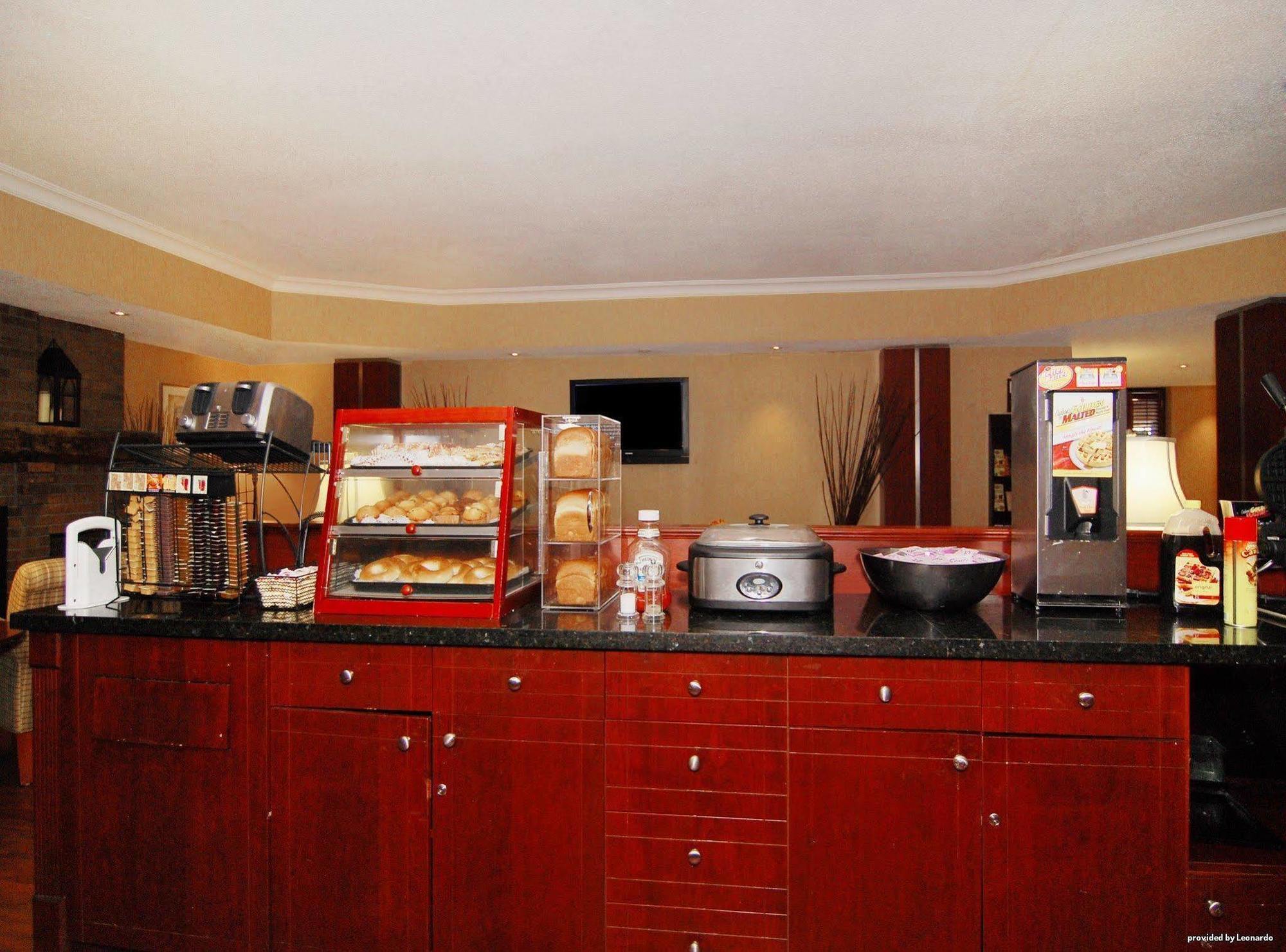 Quality Inn & Suites Brampton Esterno foto
