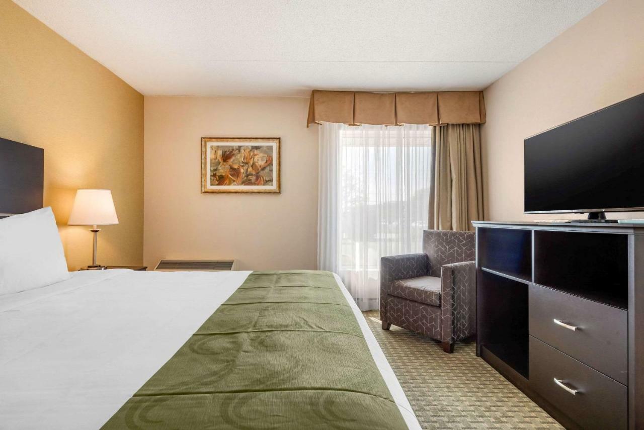 Quality Inn & Suites Brampton Esterno foto