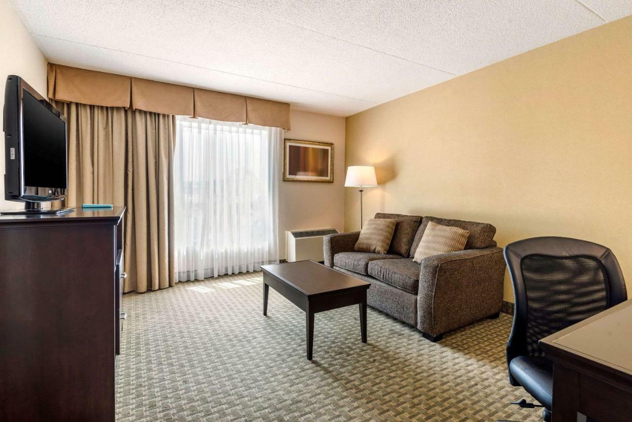Quality Inn & Suites Brampton Esterno foto